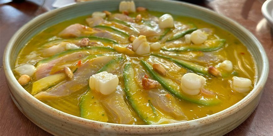 Ceviche serveras på Gourmet Food Tour i Lima, Peru