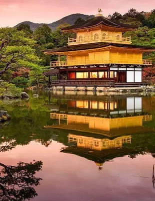 Guldpaviljongen, Kinkakuji, i Kyoto i Japan