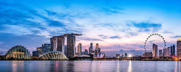 Arkitektur i Singapores silhuett